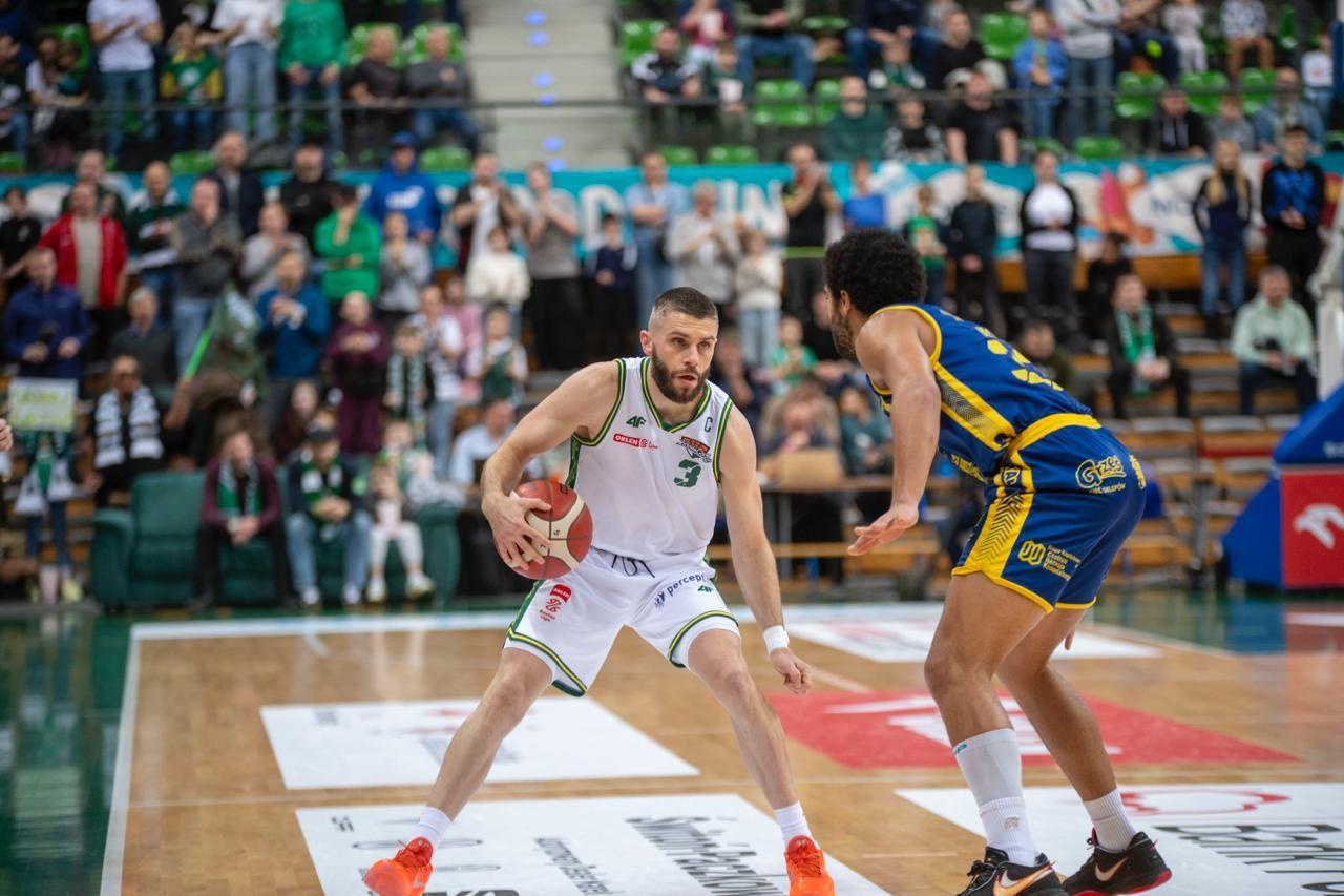 Zastal pokonuje Tasomix Rosiek Stal