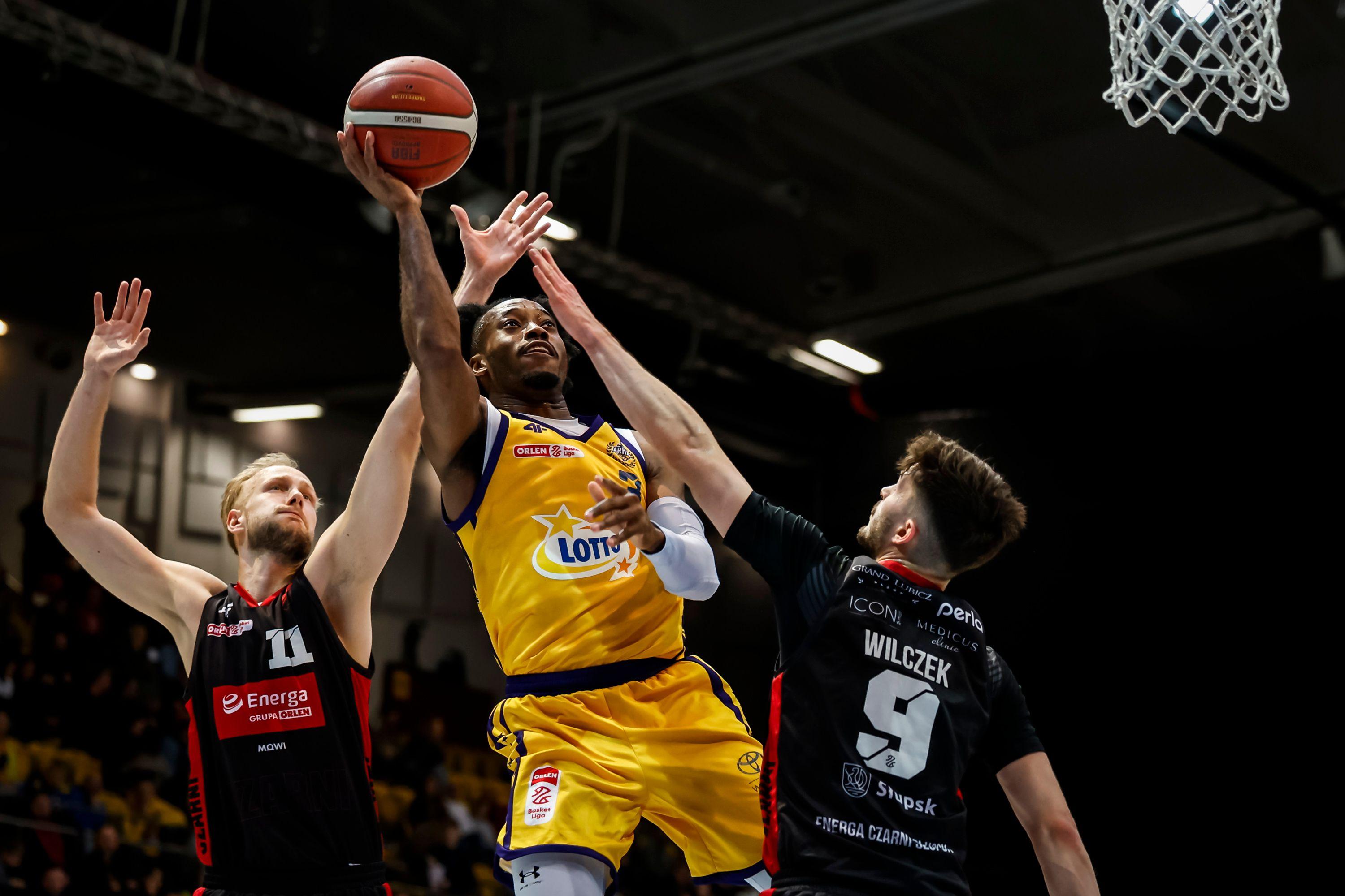 AMW Arka wygrywa z Energą Czarnymi