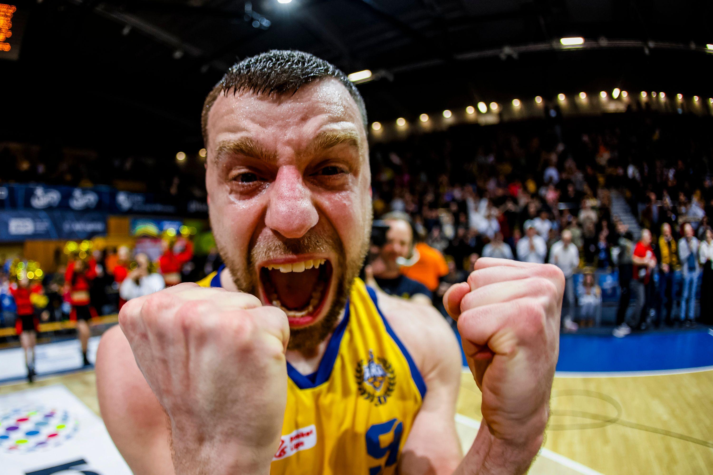 AMW Arka wygrywa derby Trójmiasta! Łączyński bohaterem!