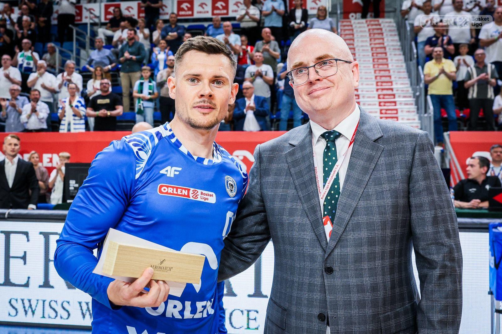 Elvar Fridriksson MVP kwietnia